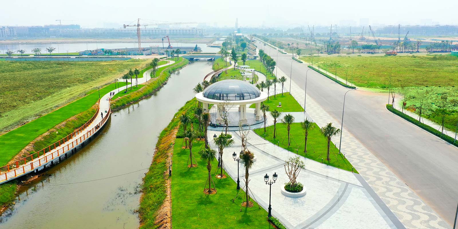 Con kênh Sông Trăng và tuyến đường dài 2km giữa lòng đô thị Vạn Phúc City